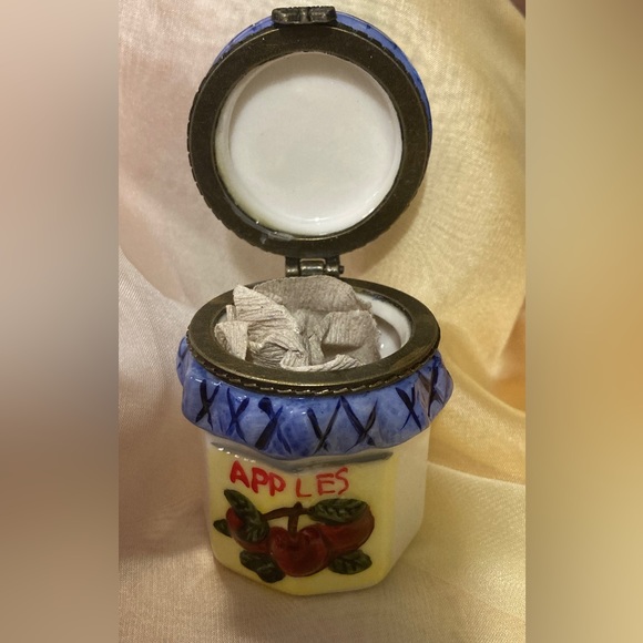 NEW APPLES JAM JAR HINGED CERAMIC TRINKET BOX - UNSIGNED  - NEW WITHOUT TAG - Picture 3 of 12